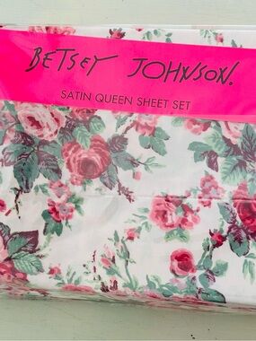 Betsey Johnson Floral Satin Queen Sheet Set in Pink and Green